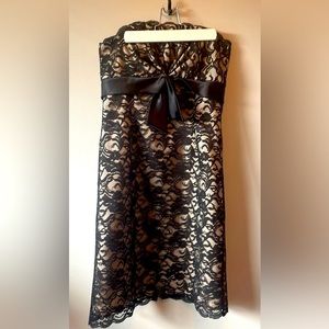 White House Black Market Strapless cocktail Dress. Black lace with tan lining.
